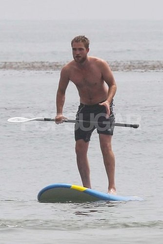 Robert Pattinson went shirtless in Malibu.
Robert Pattinson went shirtless in Malibu.