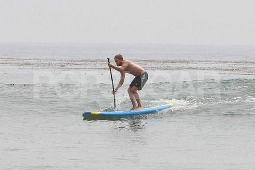 Robert Pattinson went paddleboarding shirtless.
Robert Pattinson went paddleboarding shirtless.