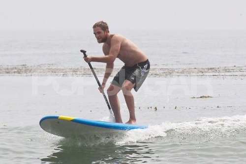 Robert Pattinson went paddleboarding shirtless.
Robert Pattinson went paddleboarding shirtless.