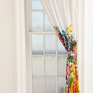 Shopping For Low-Cost Curtains