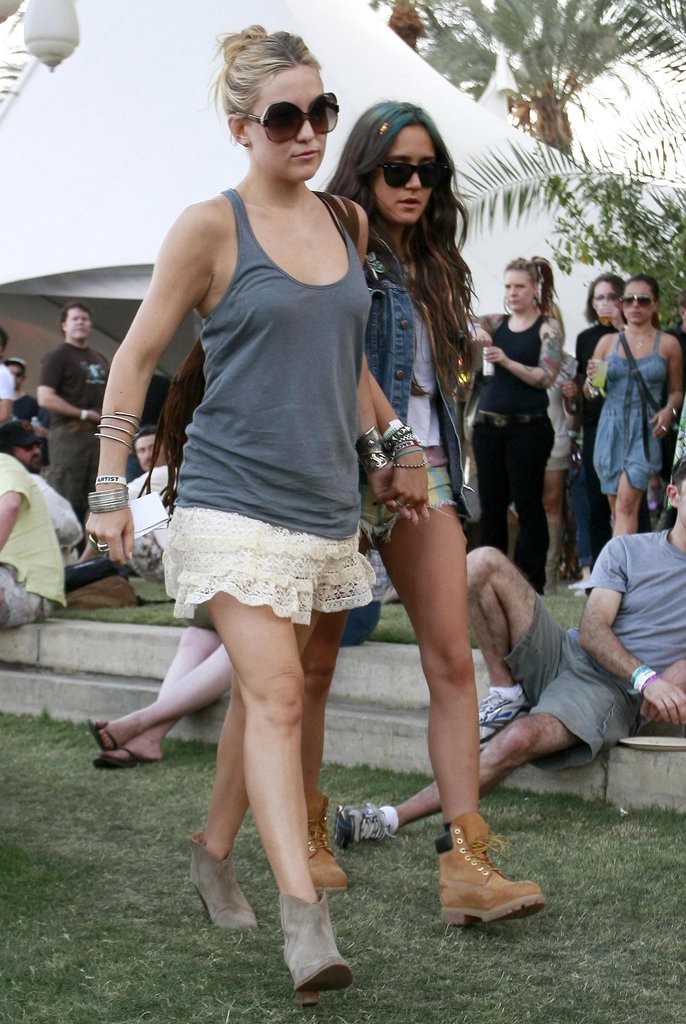 Kate Hudson popped up at the 2010 Coachella Music Festival.
Kate Hudson popped up at the 2010 Coachella Music Festival.