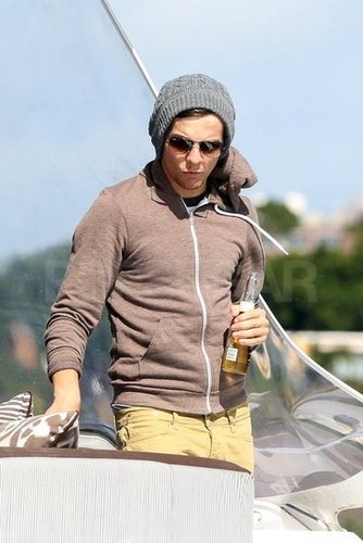 One Direction Celebrates SNL Success With a Shirtless Swim One Direction Celebrates SNL Success With a Shirtless Swim