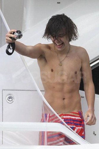One Direction Celebrates SNL Success With a Shirtless Swim One Direction Celebrates SNL Success With a Shirtless Swim