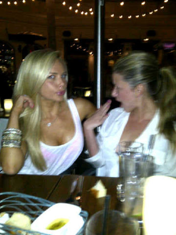 Lo Bosworth dined out with a pal.
Lo Bosworth dined out with a pal.