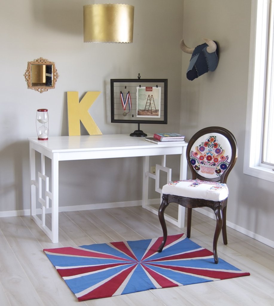 Find out how to transform a plain IKEA table into a chic new desk.
Source: Matsutake
Find out how to transform a plain IKEA table into a chic new desk.
Source: Matsutake
