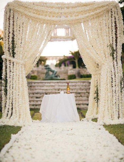 How elegant are these draping floral curtains? Go all-out with fresh blooms or try to DIY your own with fake flowers.
Source
How elegant are these draping floral curtains? Go all-out with fresh blooms or try to DIY your own with fake flowers.
Source