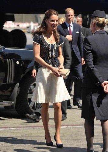 Kate chose a girlie crochet top and pleated skirt — both by Whistles — for her North American tour.
Kate chose a girlie crochet top and pleated skirt — both by Whistles — for her North American tour.