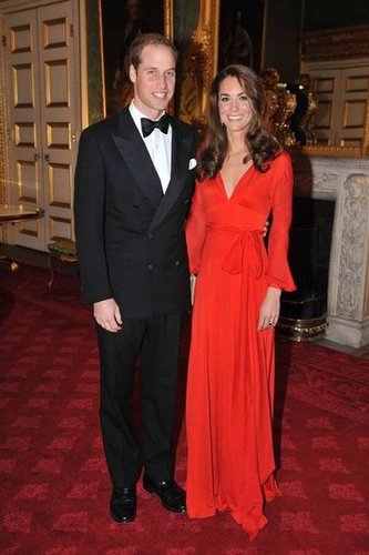 Veering away from her go-to navy blues, Kate chose a bright red Beulah dress for a United Nations reception gala.
Veering away from her go-to navy blues, Kate chose a bright red Beulah dress for a United Nations reception gala.