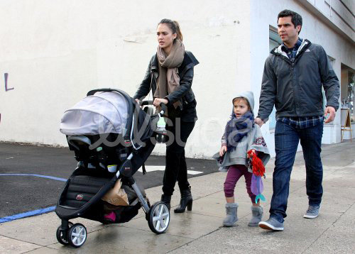 Jessica Alba and Haven: Britax B-Ready Jessica Alba and Haven: Britax B-Ready