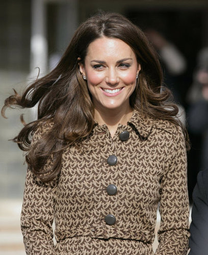 The oversize buttons and quirky brown print made for a cute daytime outfit.
The oversize buttons and quirky brown print made for a cute daytime outfit.