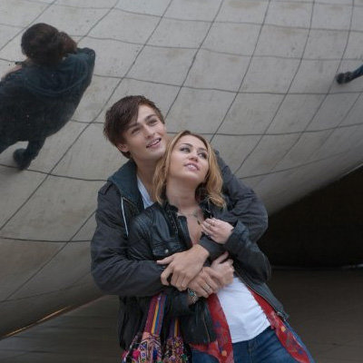 LOL Movie Wardrobe Photos