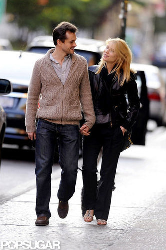 Hugh Dancy and Claire Danes took their dog for a walk in NYC.
Hugh Dancy and Claire Danes took their dog for a walk in NYC.