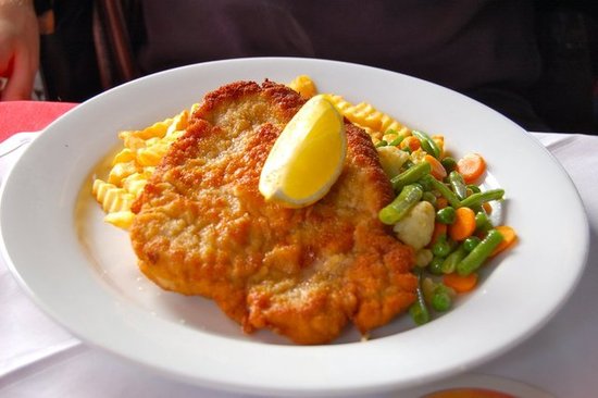 Austria: Wiener Schnitzel Austria: Wiener Schnitzel