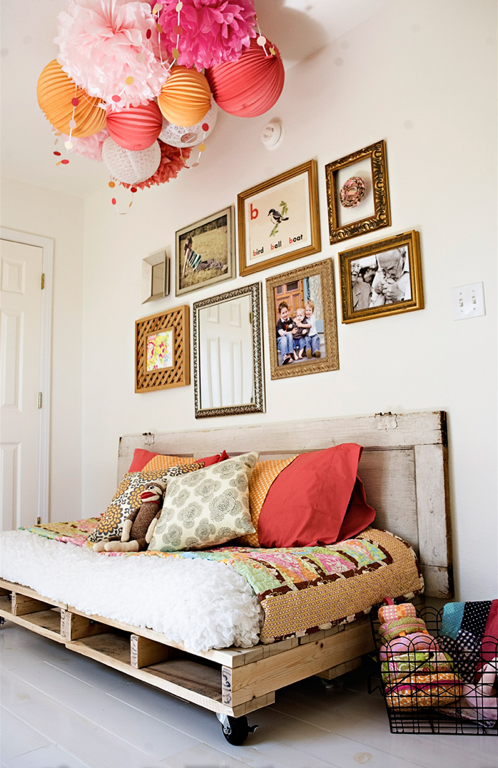 Doesn't this Palette Day Bed look stunning? See how you can make one for your home!
Source: Under the Sycamore
Doesn't this Palette Day Bed look stunning? See how you can make one for your home!
Source: Under the Sycamore