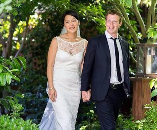 Mark Zuckerberg Marries Longtime Girlfriend Priscilla Chan In Their Backyard