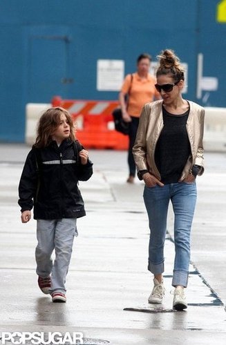 Sarah Jessica Parker and James Wilkie Broderick took an early morning walk to school.
Sarah Jessica Parker and James Wilkie Broderick took an early morning walk to school.