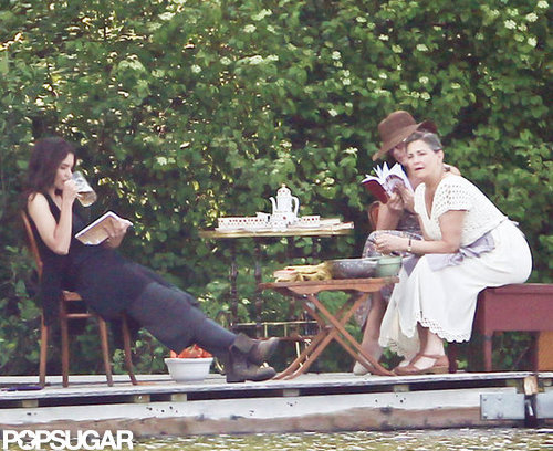 Katie Holmes pretended to drink beer while on set shooting her next project.
Katie Holmes pretended to drink beer while on set shooting her next project.