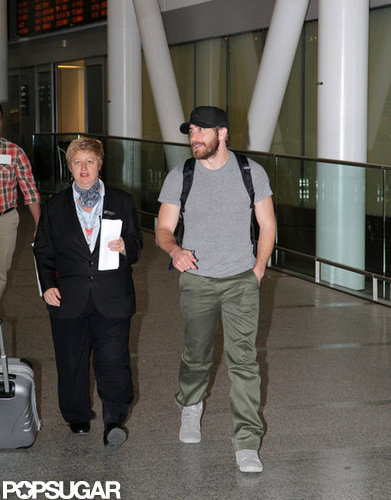 Jake Gyllenhaal arrived at the Toronto airport wearing a gray t-shirt and pants.
Jake Gyllenhaal arrived at the Toronto airport wearing a gray t-shirt and pants.