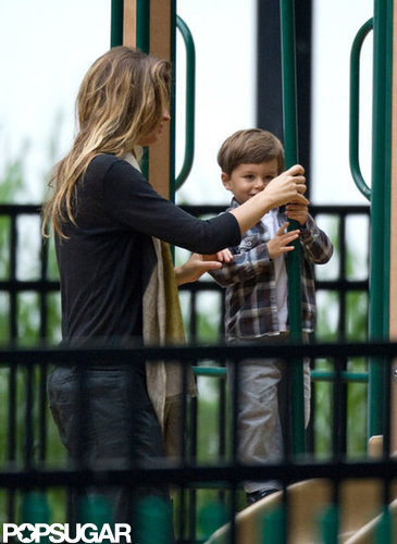 Gisele took Ben to a park in Boston.
Gisele took Ben to a park in Boston.