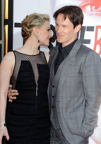 Anna Paquin had a chat with Stephen Moyer on the red carpet at the True Blood premiere.
Anna Paquin had a chat with Stephen Moyer on the red carpet at the True Blood premiere.