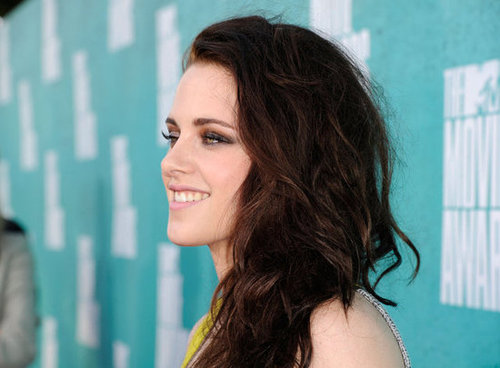 Kristen Stewart looked happy to attend the MTV Movie Awards.
Kristen Stewart looked happy to attend the MTV Movie Awards.