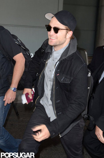 Robert Pattinson Touches Down in Toronto For Cosmopolis Instead of MTV Robert Pattinson Touches Down in Toronto For Cosmopolis Instead of MTV