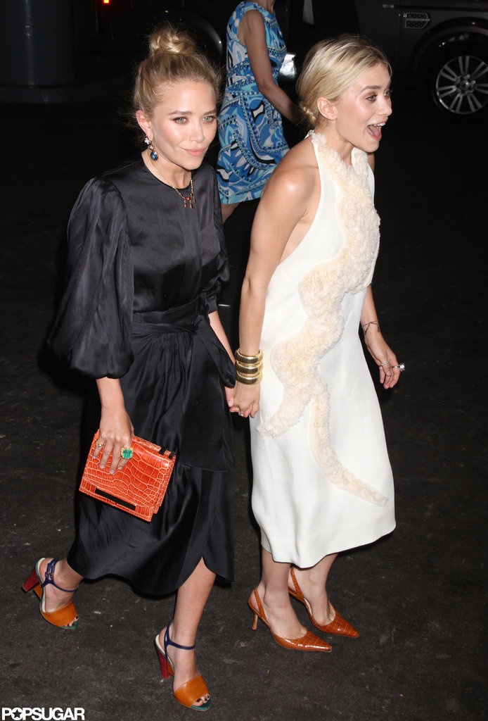 Mary-Kate Olsen and Ashley Olsen looked excited to arrive at the Fresh Air Fund's Spring Gala in NYC.
Mary-Kate Olsen and Ashley Olsen looked excited to arrive at the Fresh Air Fund's Spring Gala in NYC.