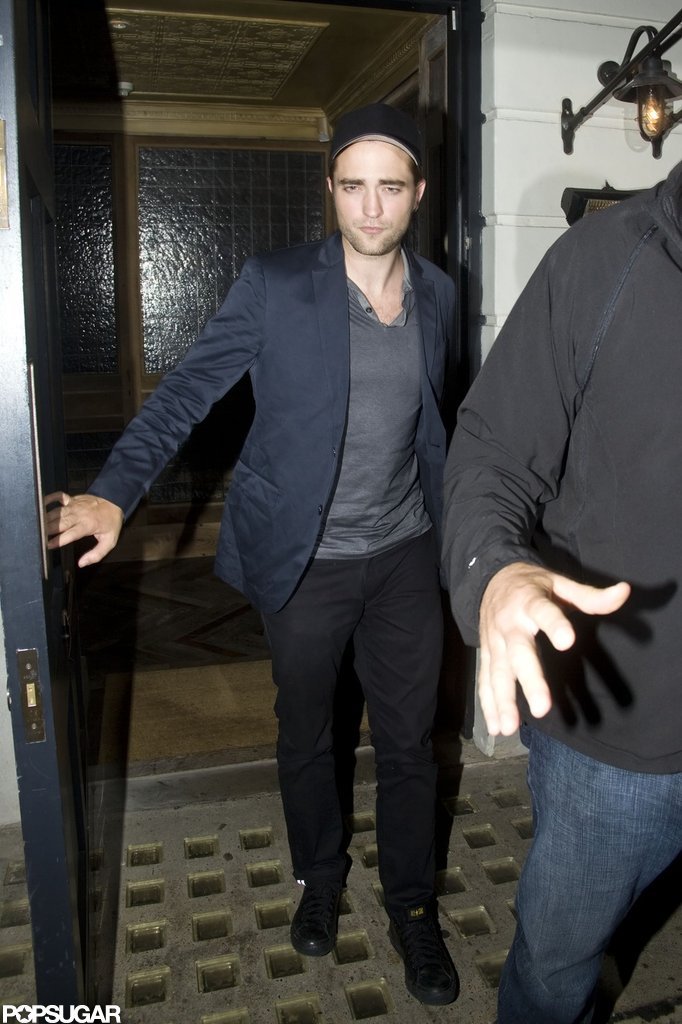 Robert Pattinson Hangs Out in London While Kristen Returns Home Robert Pattinson Hangs Out in London While Kristen Returns Home