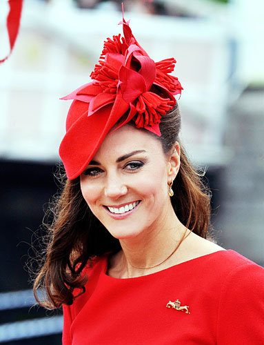 Duchess Catherine’s Festive Fascinator and Pin