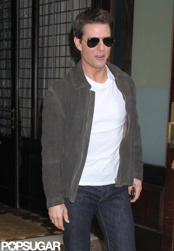 Tom Cruise headed for the car in NYC.
Tom Cruise headed for the car in NYC.