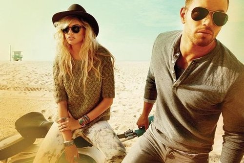 Kate Upton and Kellan Lutz star in Abbot and Main's Fall 2012 campaign and look nothing short of California cool.
Kate Upton and Kellan Lutz star in Abbot and Main's Fall 2012 campaign and look nothing short of California cool.