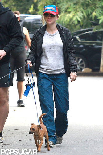 Anna Faris looked cute and comfortable in bright blue pants and a hat.
Anna Faris looked cute and comfortable in bright blue pants and a hat.