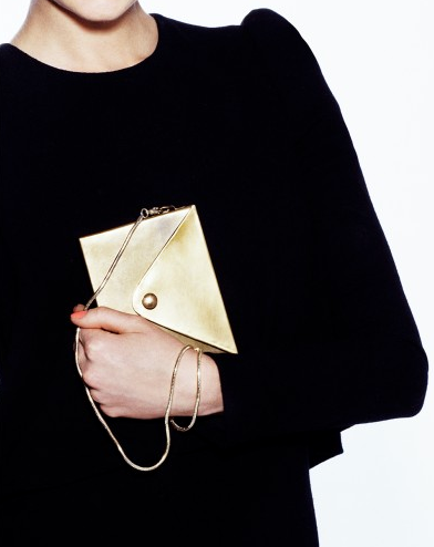 Metal Envelope Bag paired with the Ever After Chain
Metal Envelope Bag paired with the Ever After Chain