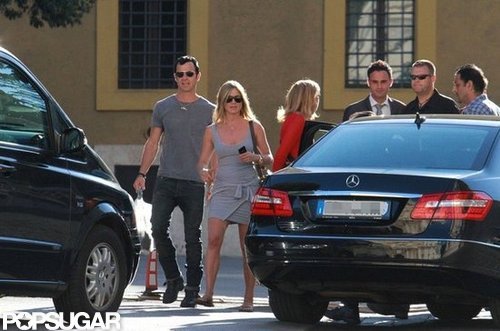 Jennifer Aniston and Justin Theroux Take Their Eurotrip to Rome! Jennifer Aniston and Justin Theroux Take Their Eurotrip to Rome!