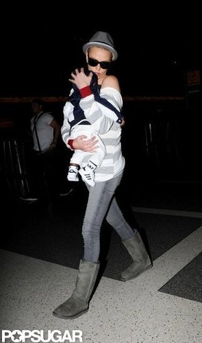 Kristen Stewart Lands in Sydney For SWATH Kristen Stewart Lands in Sydney For SWATH