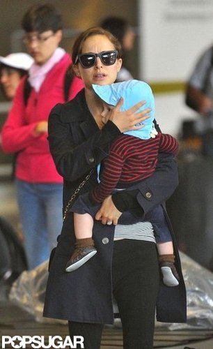 Natalie Portman held onto Aleph at the airport.
Natalie Portman held onto Aleph at the airport.
