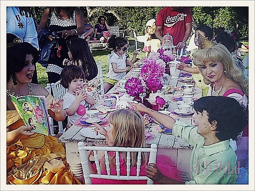 Stella and friends having story time with the princesses.
Stella and friends having story time with the princesses.