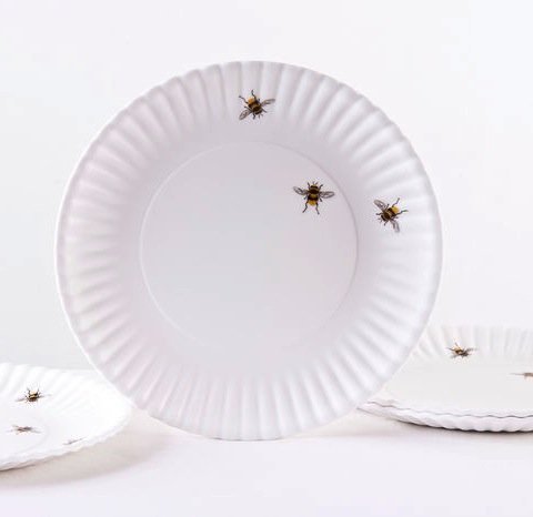 What Is It? Reusable White Dinner Plates With Bees What Is It? Reusable White Dinner Plates With Bees