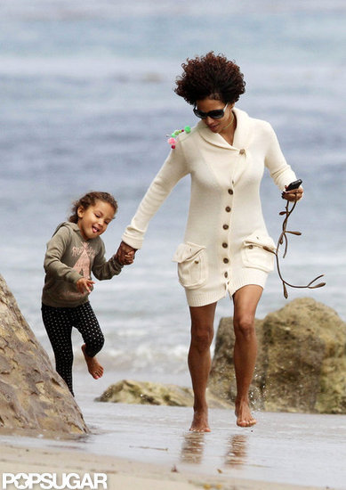 Halle Berry and Nahla Aubry Have a Sweet Beach Day Halle Berry and Nahla Aubry Have a Sweet Beach Day