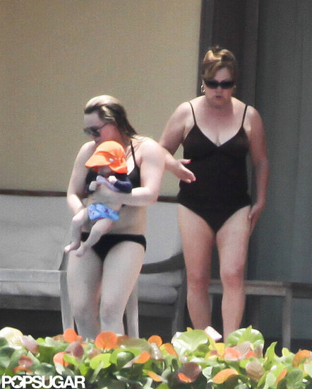 Hilary Duff dressed Luca in an orange hat and wore a black bikini in Mexico.
Hilary Duff dressed Luca in an orange hat and wore a black bikini in Mexico.