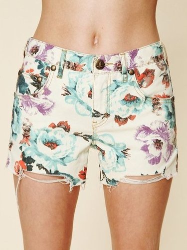 There's nothing like a funky pair of floral cutoffs to punch up your quirk factor. Just add neutral separates like nude sandals and a white tee to complete the look. Stunner Miranda Kerr is an expert in the printed shorts field, so take cues from her recent street style snaps.
Free People Floral Printed Denim Cutoff ($68)
There's nothing like a funky pair of floral cutoffs to punch up your quirk factor. Just add neutral separates like nude sandals and a white tee to complete the look. Stunner Miranda Kerr is an expert in the printed shorts field, so take cues from her recent street style snaps.
Free People Floral Printed Denim Cutoff ($68)