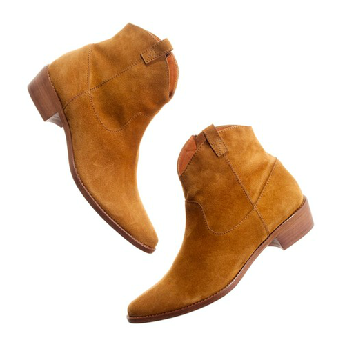 If there's one thing a city vacation requires, then it's an ample shoe supply. Unlike beachier locales where it's all about sandals and barefoot walks, you need a plethora of options in cities like London, NYC, and Paris. Of course, booties are at the top of our must-pack list.
Madewell Barnwood Boot ($198)
If there's one thing a city vacation requires, then it's an ample shoe supply. Unlike beachier locales where it's all about sandals and barefoot walks, you need a plethora of options in cities like London, NYC, and Paris. Of course, booties are at the top of our must-pack list.
Madewell Barnwood Boot ($198)