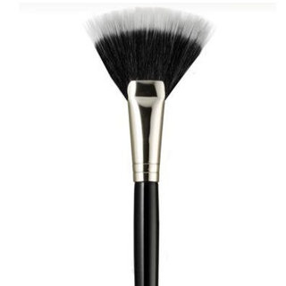 5 Reasons to Be a Fan of the Fan Brush