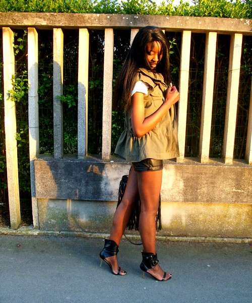 http://stylesbyassitan.blogspot.fr/2012/06/short-en-cuir-parka-sans-manches.html