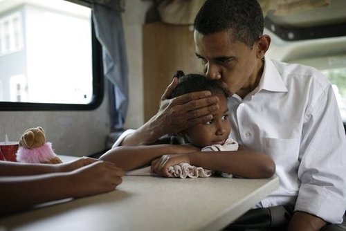 Barack shared a sweet moment with Sasha in 2007.
Barack shared a sweet moment with Sasha in 2007.