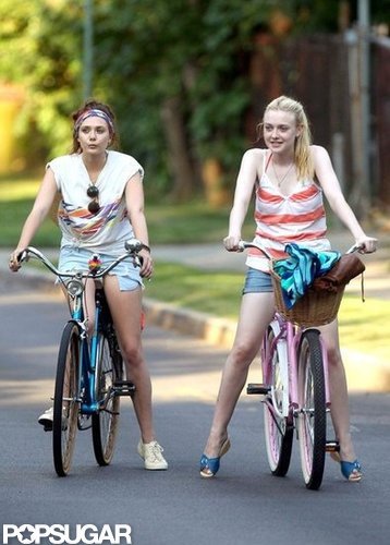 Elizabeth Olsen Has a Very Good Busy Weekend Elizabeth Olsen Has a Very Good Busy Weekend