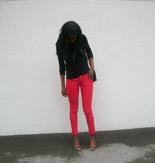 http://stylesbyassitan.blogspot.fr/2012/07/red-jeans-annonce.html