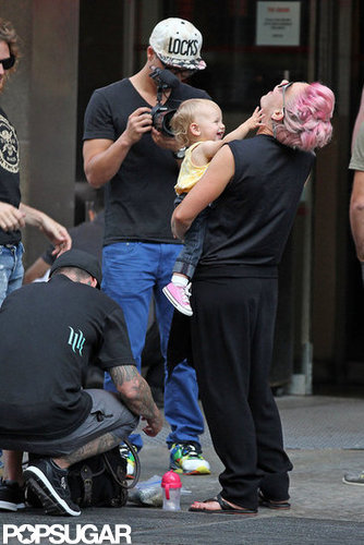 Pink Sports Colorful Hair on a Smiley NYC Stroll With Willow Pink Sports Colorful Hair on a Smiley NYC Stroll With Willow