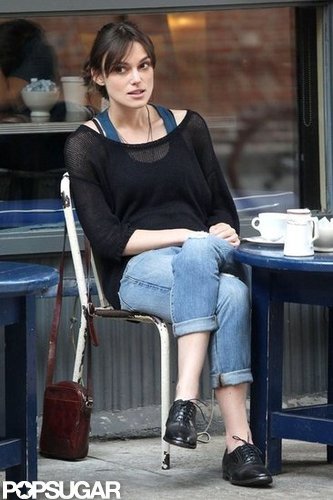 Keira Knightley Gets Down to Work With Mark Ruffalo and Hailee Steinfeld Keira Knightley Gets Down to Work With Mark Ruffalo and Hailee Steinfeld
