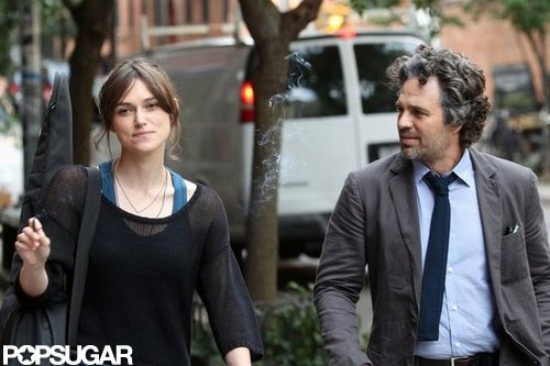 Keira Knightley Gets Down to Work With Mark Ruffalo and Hailee Steinfeld Keira Knightley Gets Down to Work With Mark Ruffalo and Hailee Steinfeld